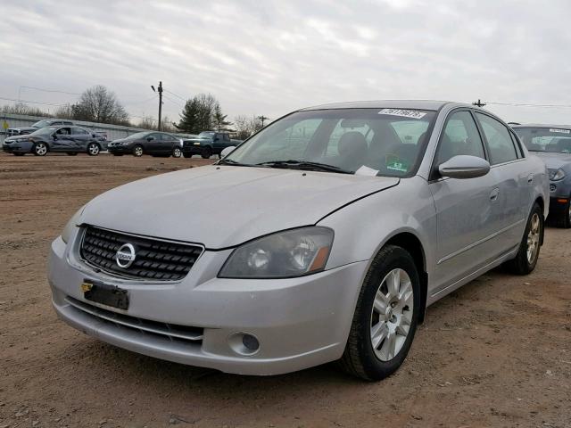 1N4AL11D05C955444 - 2005 NISSAN ALTIMA S GRAY photo 2