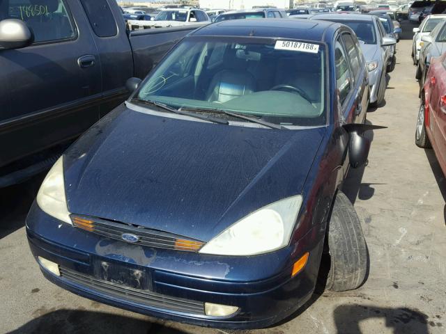 3FAFP37362R203720 - 2002 FORD FOCUS ZX5 BLUE photo 2