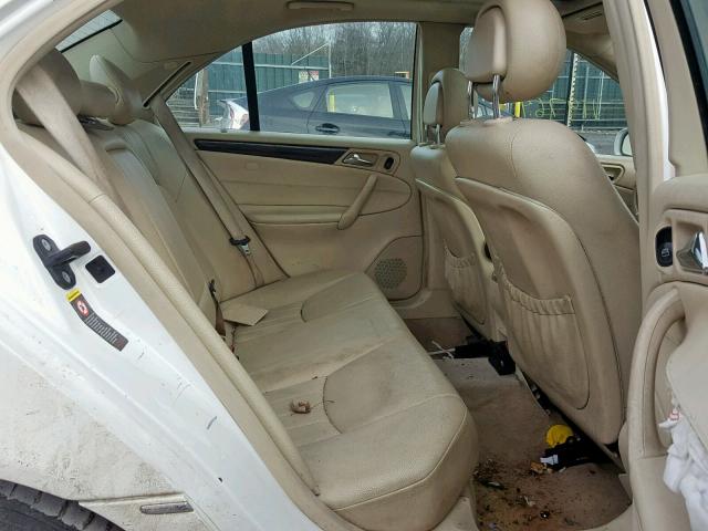 WDBRF81J85F672452 - 2005 MERCEDES-BENZ C 240 4MAT WHITE photo 6