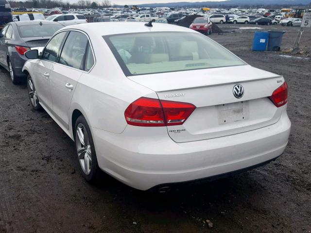 1VWBM7A3XCC085850 - 2012 VOLKSWAGEN PASSAT SE WHITE photo 3