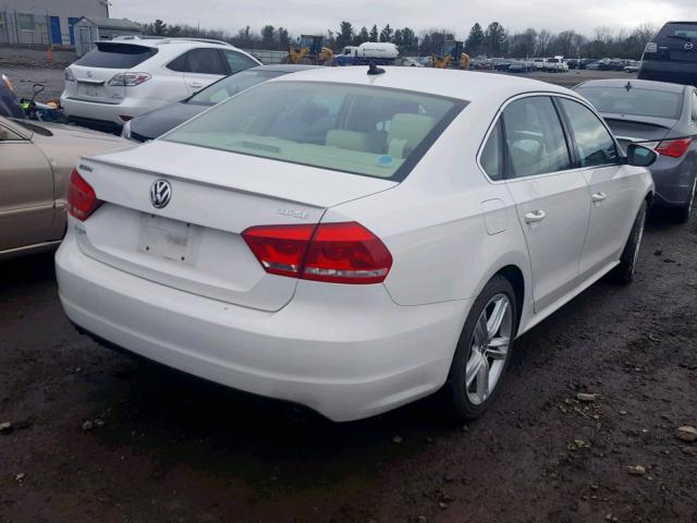 1VWBM7A3XCC085850 - 2012 VOLKSWAGEN PASSAT SE WHITE photo 4