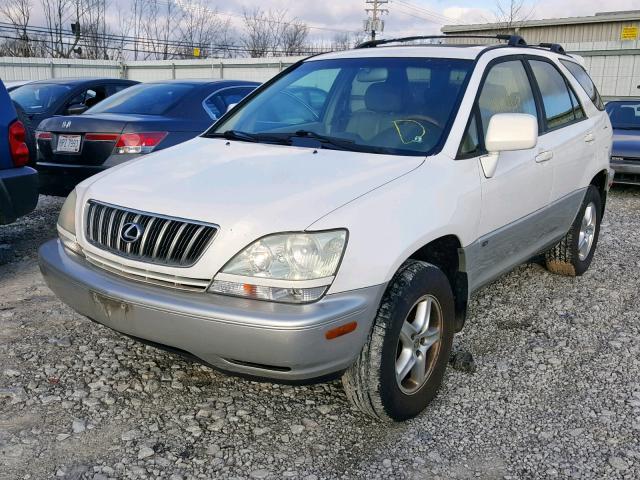 JTJHF10U010199818 - 2001 LEXUS RX 300 WHITE photo 2