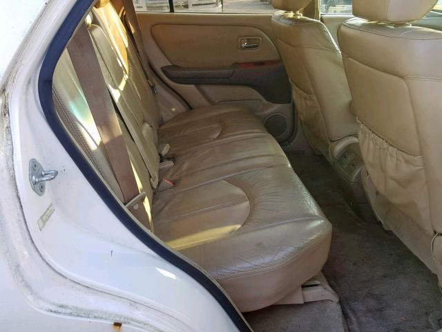 JTJHF10U010199818 - 2001 LEXUS RX 300 WHITE photo 6