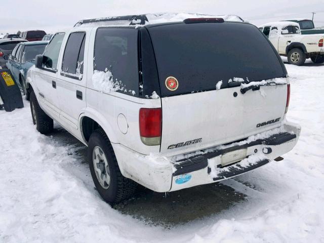 1GNDT13W72K222435 - 2002 CHEVROLET BLAZER WHITE photo 3