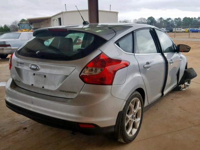 1FAHP3N2XCL209586 - 2012 FORD FOCUS TITA SILVER photo 4