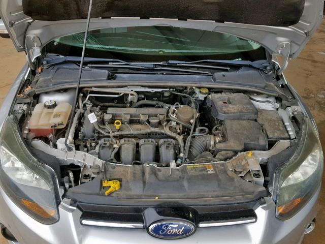 1FAHP3N2XCL209586 - 2012 FORD FOCUS TITA SILVER photo 7