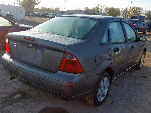 1FAFP34NX7W229263 - 2007 FORD FOCUS ZX4 GRAY photo 4