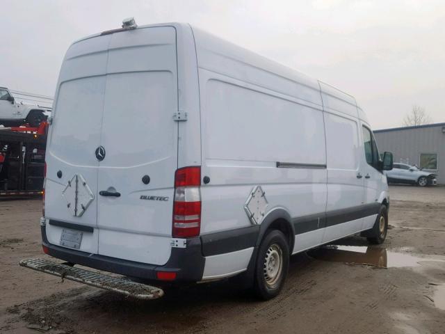 WD3PE8CB7C5693937 - 2012 MERCEDES-BENZ SPRINTER 2 WHITE photo 4