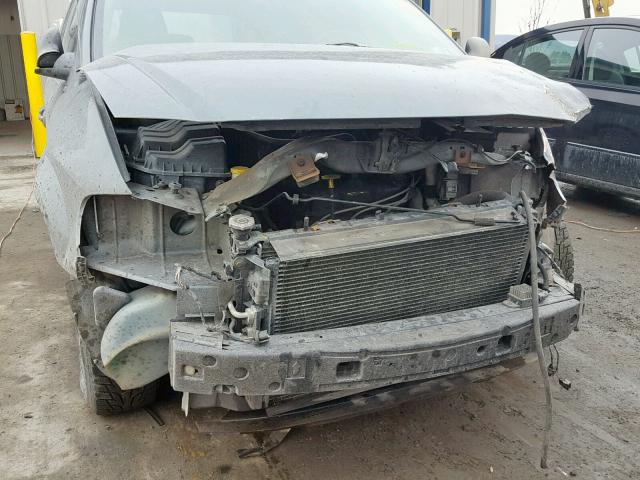 1C4GJ25342B705773 - 2002 CHRYSLER VOYAGER GREEN photo 10