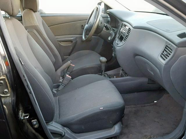 KNADE123166169608 - 2006 KIA RIO BLACK photo 5