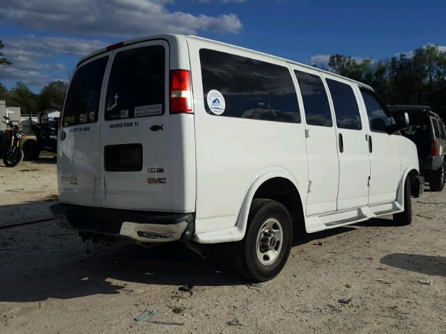 1GJHG35U471170533 - 2007 GMC SAVANA G35 WHITE photo 4