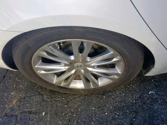 KMHGC4DF0BU135210 - 2011 HYUNDAI GENESIS 4. WHITE photo 9