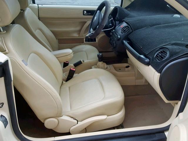 3VWRF31Y96M313563 - 2006 VOLKSWAGEN NEW BEETLE Bej foto 5