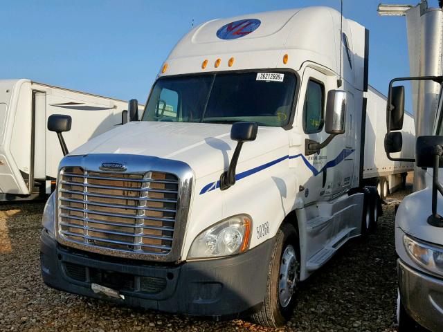 1FUJGLBG8DSFB0044 - 2013 FREIGHTLINER CASCADIA 1 WHITE photo 2