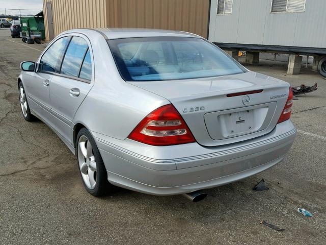 WDBRF40J64F502440 - 2004 MERCEDES-BENZ C 230K SPO SILVER photo 3