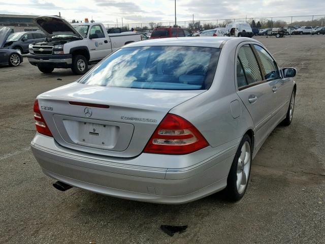 WDBRF40J64F502440 - 2004 MERCEDES-BENZ C 230K SPO SILVER photo 4