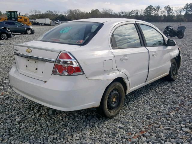 KL1TD56E39B624997 - 2009 CHEVROLET AVEO LS WHITE photo 4