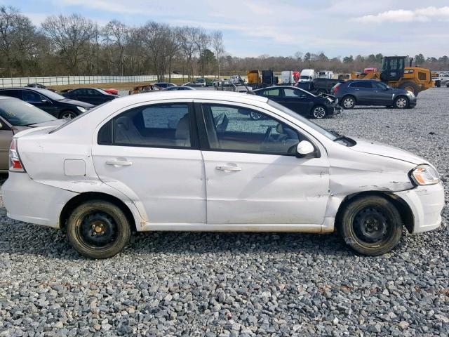 KL1TD56E39B624997 - 2009 CHEVROLET AVEO LS WHITE photo 9