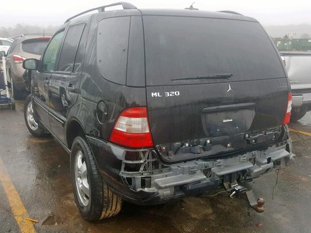 4JGAB54E12A362218 - 2002 MERCEDES-BENZ ML 320 BLACK photo 3