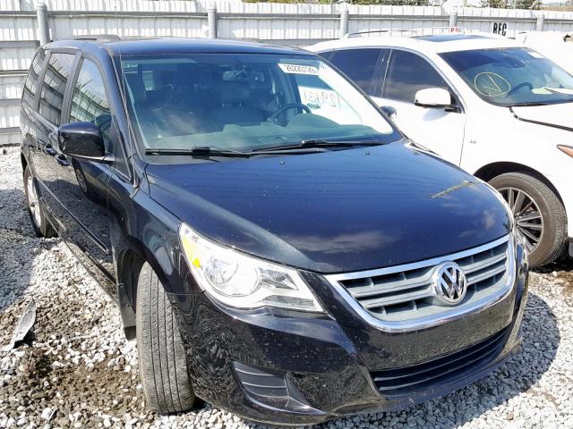 2C4RVABG2ER135356 - 2014 VOLKSWAGEN ROUTAN SE BLACK photo 1