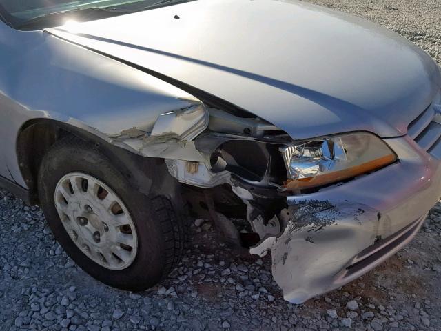 1HGCF86651A096176 - 2001 HONDA ACCORD VAL SILVER photo 9