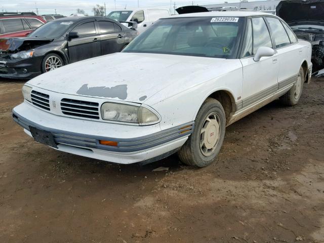 1G3HN52K4S4818200 - 1995 OLDSMOBILE 88 ROYALE WHITE photo 2