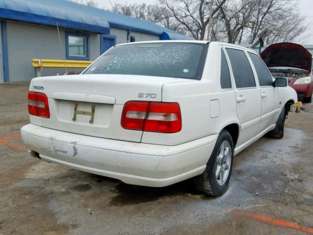 YV1LS55AXX2604105 - 1999 VOLVO S70 WHITE photo 4