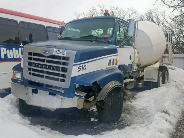 2FZHAZAS61AH51720 - 2001 STERLING TRUCK LT 9500 TWO TONE photo 2