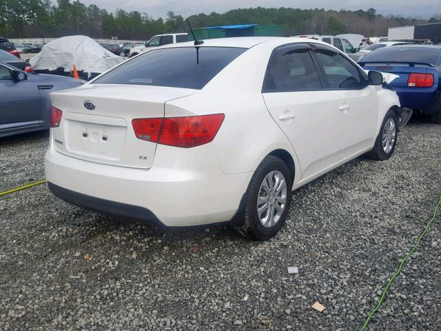 KNAFU4A22D5731296 - 2013 KIA FORTE EX WHITE photo 4