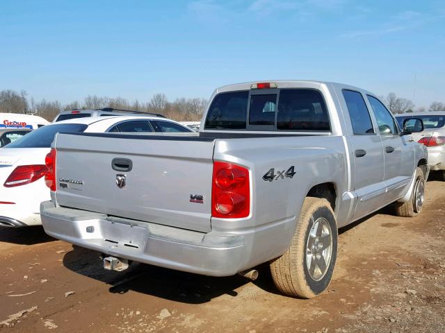 1D3HW58NX5S163899 - 2005 DODGE DAKOTA QUA GRAY photo 4