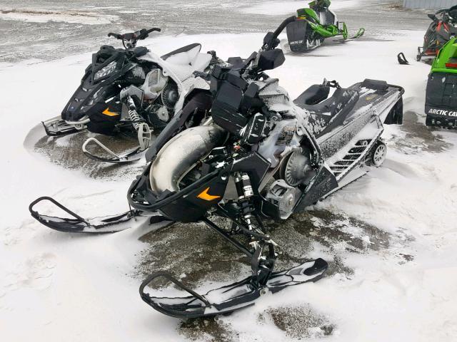 SN1EKP8RXKC328066 - 2019 POLARIS SNOWMOBILE BLACK photo 2