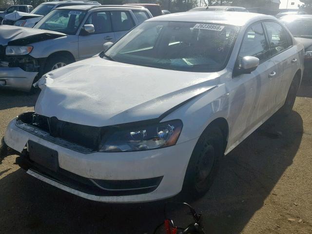 1VWAP7A33DC134214 - 2013 VOLKSWAGEN PASSAT S WHITE photo 2