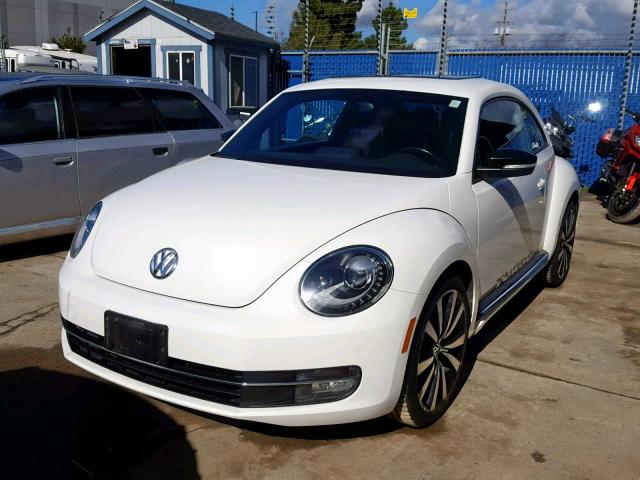 3VW4A7AT6CM637232 - 2012 VOLKSWAGEN BEETLE TUR WHITE photo 2