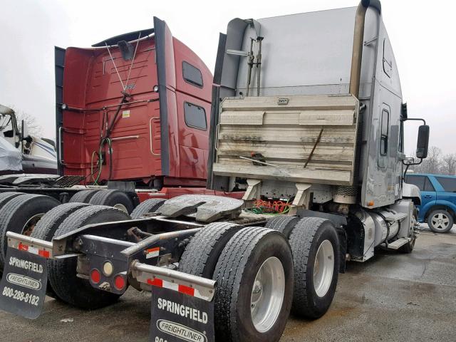 1FUJBBCK47LV75355 - 2007 FREIGHTLINER CONVENTION SILVER photo 4