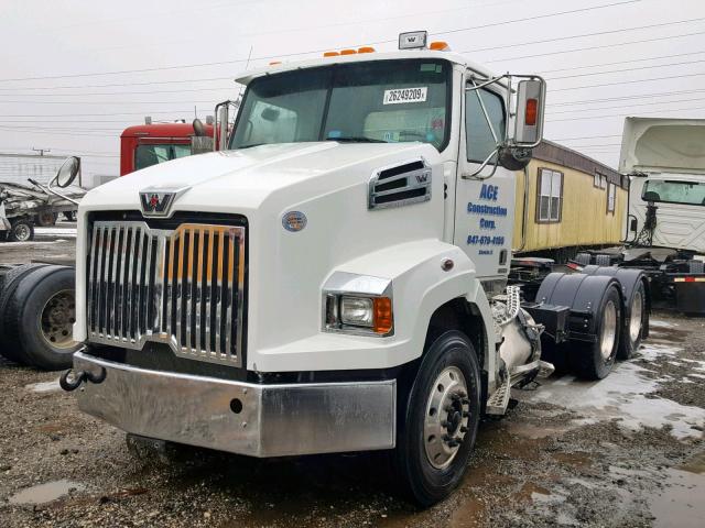 5KJJAXDV2HPHY7607 - 2017 WESTERN STAR/AUTO CAR CONVENTION WHITE photo 2