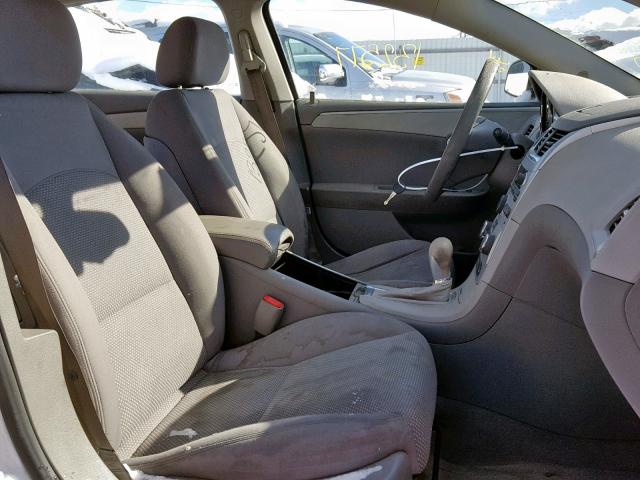 1G1ZG57B79F203154 - 2009 CHEVROLET MALIBU LS WHITE photo 5