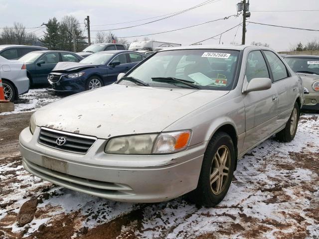 4T1BF22K7YU094881 - 2000 TOYOTA CAMRY LE GRAY photo 2