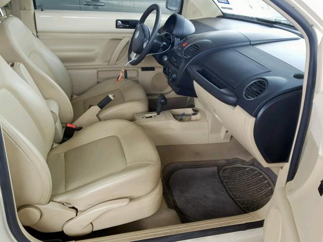 3VWPG31C38M520753 - 2008 VOLKSWAGEN NEW BEETLE Weiß Foto 5