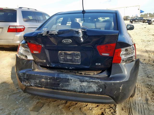 KNAFU4A21A5811765 - 2010 KIA FORTE EX BLACK photo 9