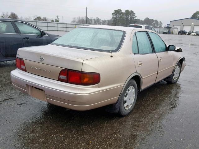 4T1BG12K0TU715569 - 1996 TOYOTA CAMRY DX GOLD photo 4