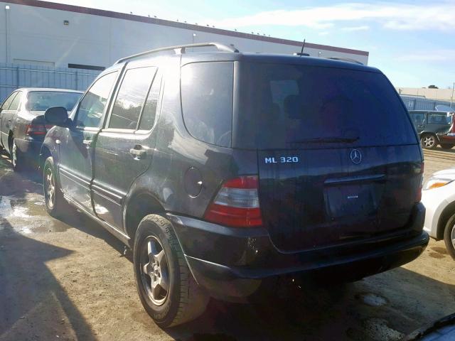 4JGAB54E91A288643 - 2001 MERCEDES-BENZ ML 320 BLACK photo 3