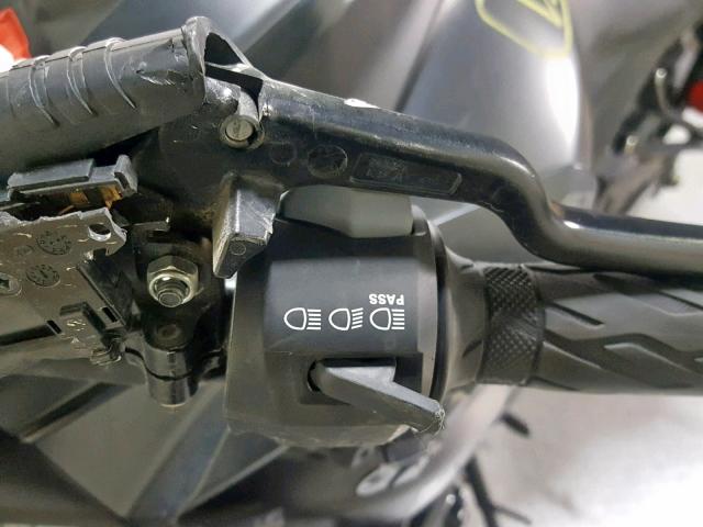 JS1C533D0J2100677 - 2018 SUZUKI GSX-S750 BLACK photo 19