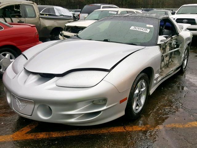 2G2FV22G822147321 - 2002 PONTIAC FIREBIRD F SILVER photo 2