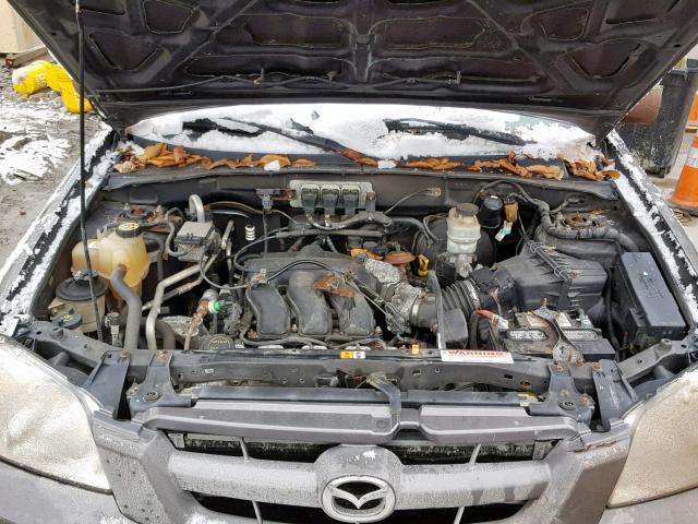 4F2CZ96105KM48533 - 2005 MAZDA TRIBUTE S GRAY photo 7