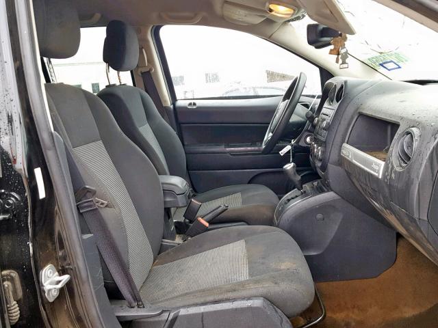 1C4NJDBBXGD686950 - 2016 JEEP COMPASS SP შავი ფოტო 5