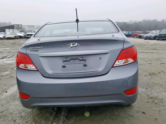 KMHCT4AE2GU990749 - 2016 HYUNDAI ACCENT SE GRAY photo 9