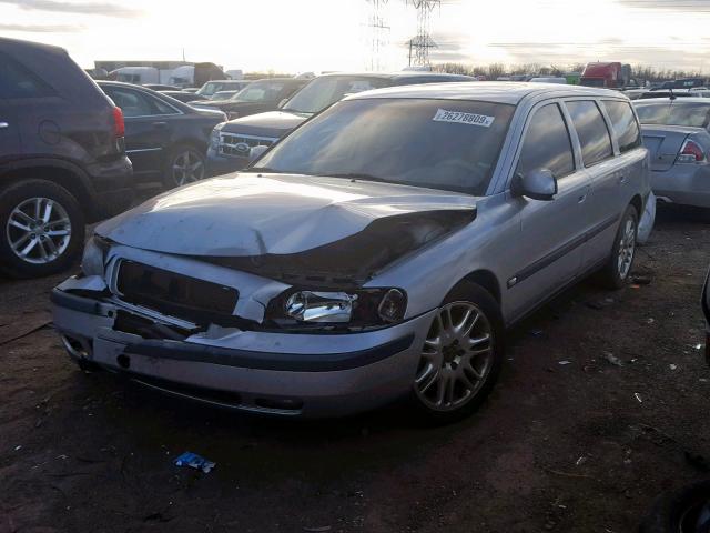 YV1SW53D212036288 - 2001 VOLVO V70 T5 TUR SILVER photo 2