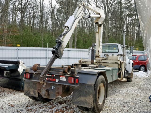 1FDXF80E3SVA62629 - 1995 FORD F800 WHITE photo 4