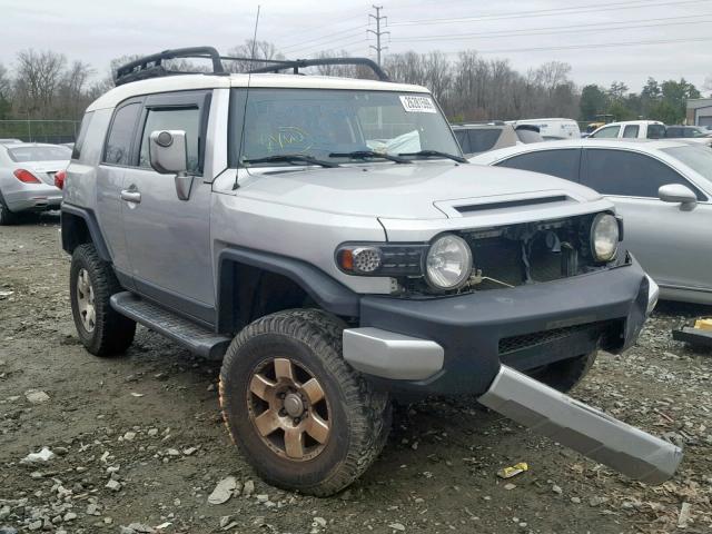 JTEBU11FX70062260 - 2007 TOYOTA FJ CRUISER SILVER photo 1