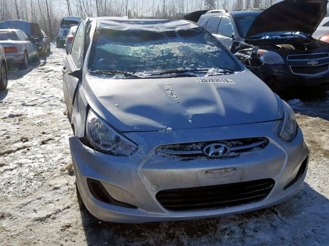 KMHCT4AE7GU106935 - 2016 HYUNDAI ACCENT SE SILVER photo 9